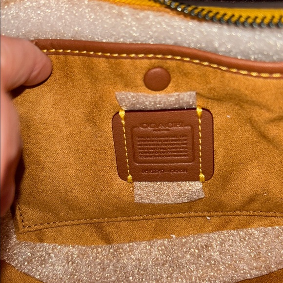 Coach Luna shoulder handbag in Flax - Picture 6 of 10